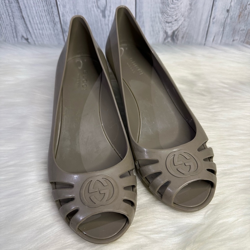GUCCI logo rubber wedge sandals
